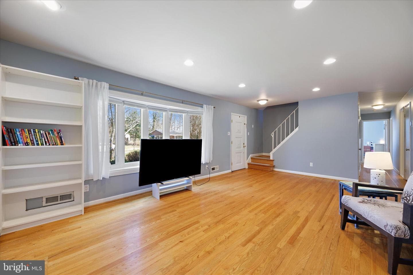 811 Teakwood Drive photo 9