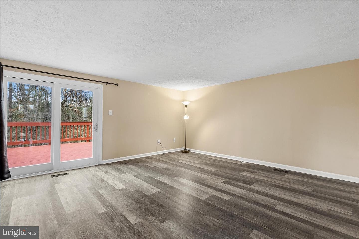 739 Willowby Run photo 8