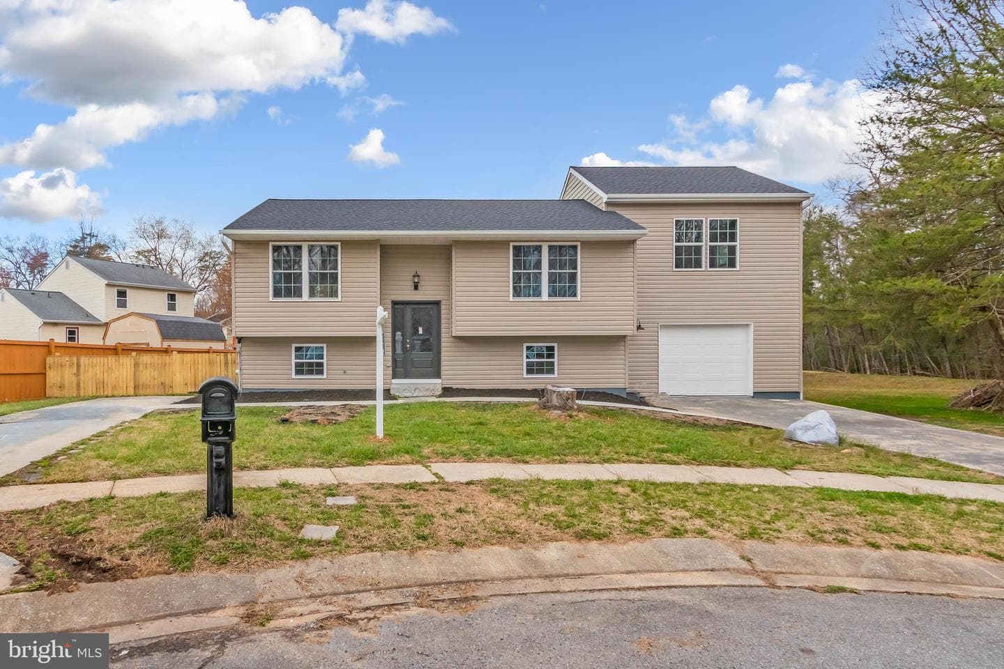 328 Beaghan Drive photo 3