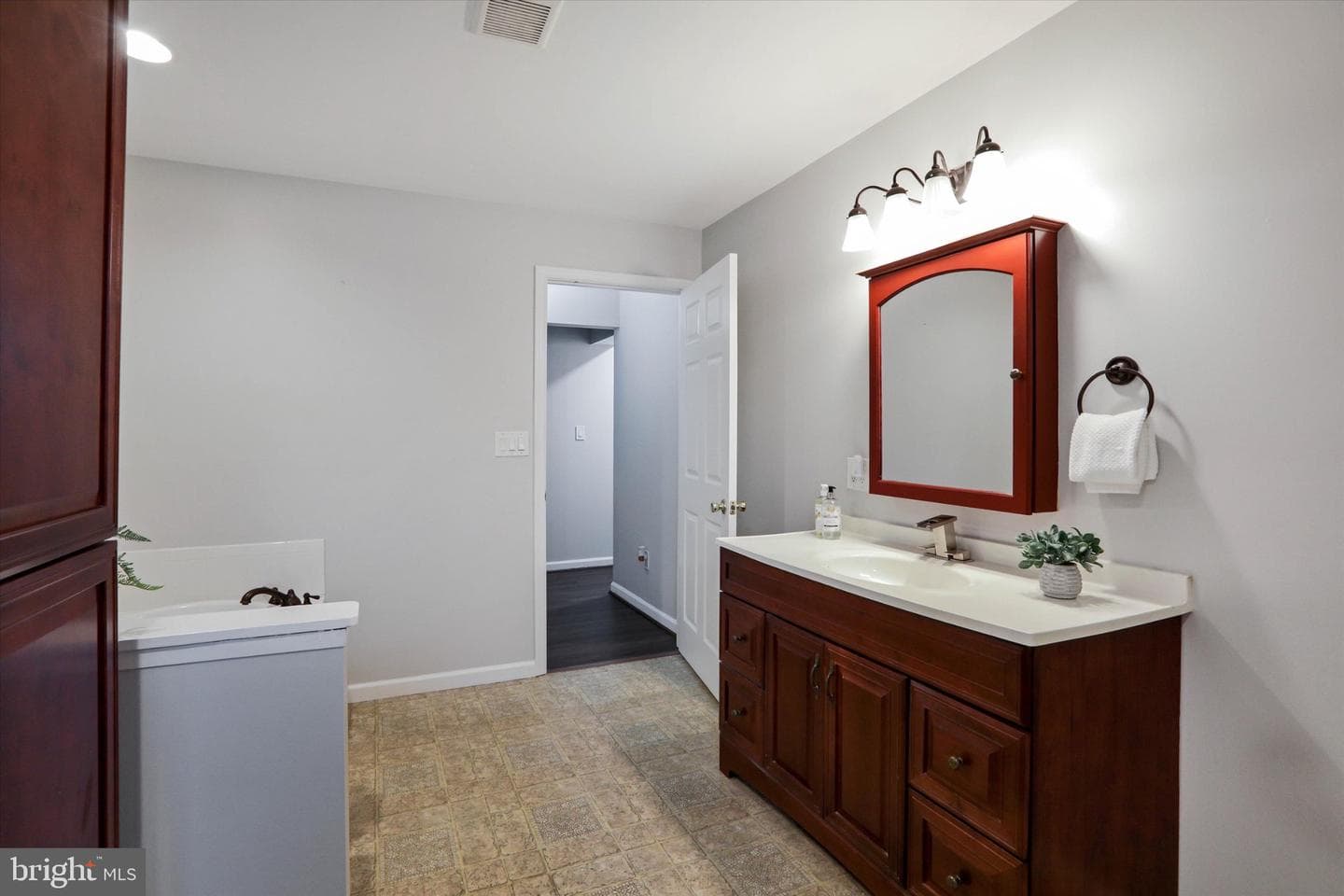 107 Ferndale Avenue photo 12