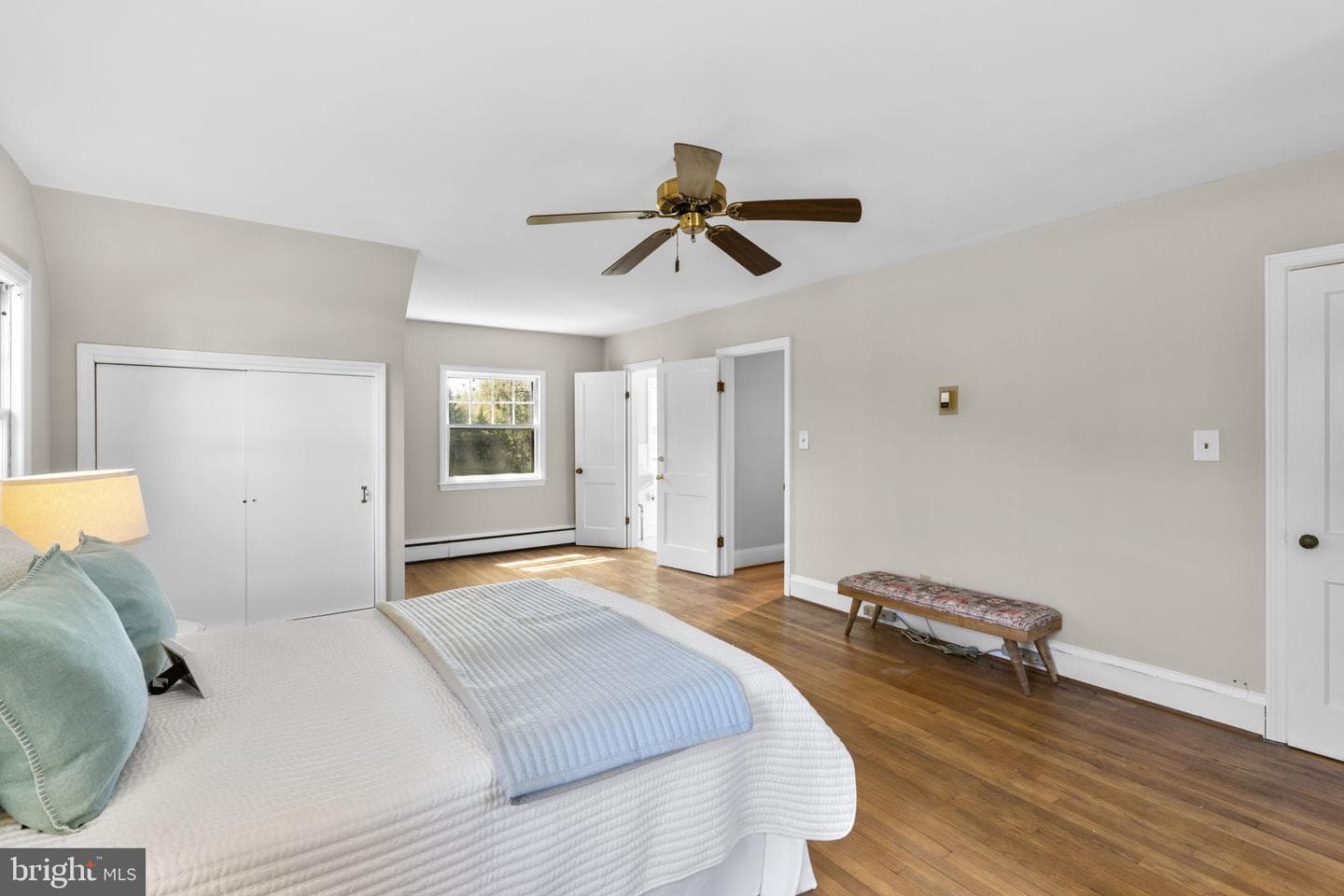 211 W Maple Road photo 19