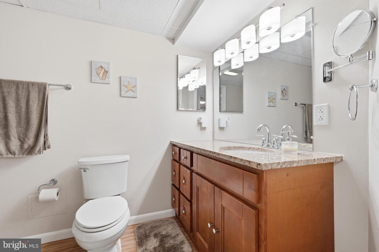 1556 Reinhardt Lane photo 26