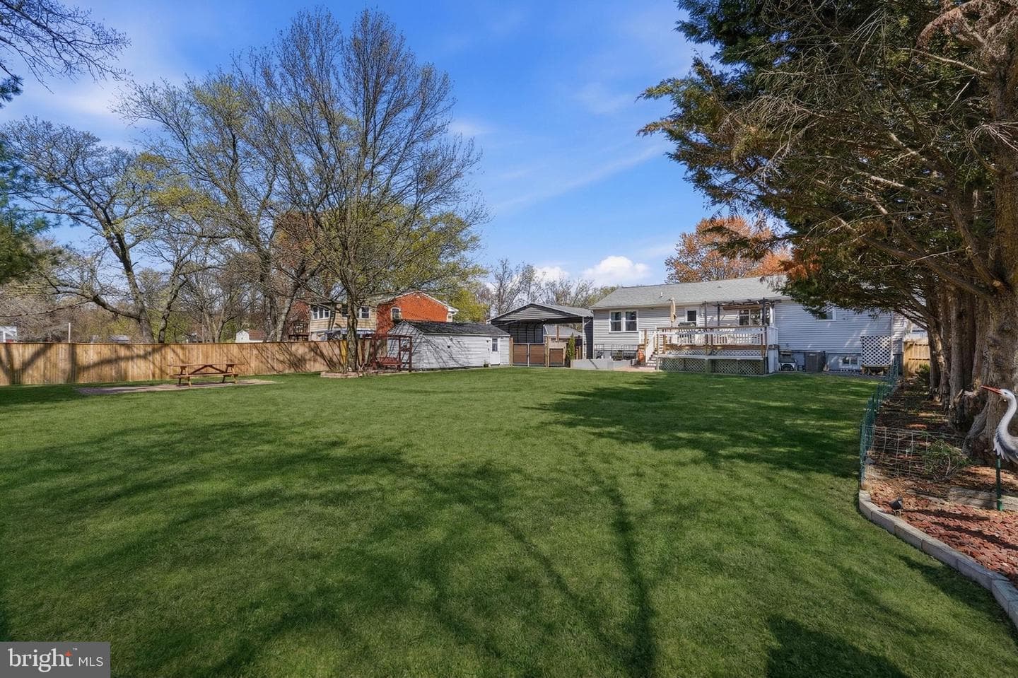 1556 Reinhardt Lane photo 41
