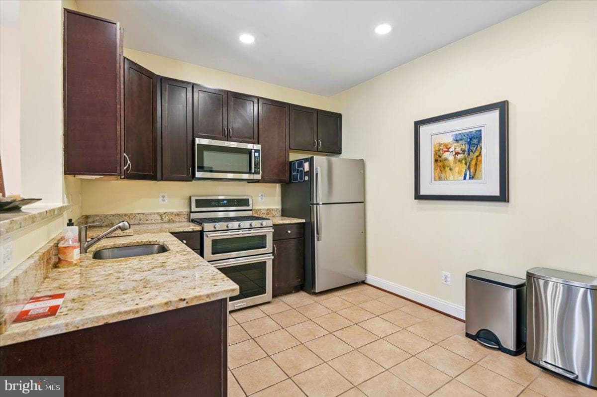 807 Oyster Court photo 22