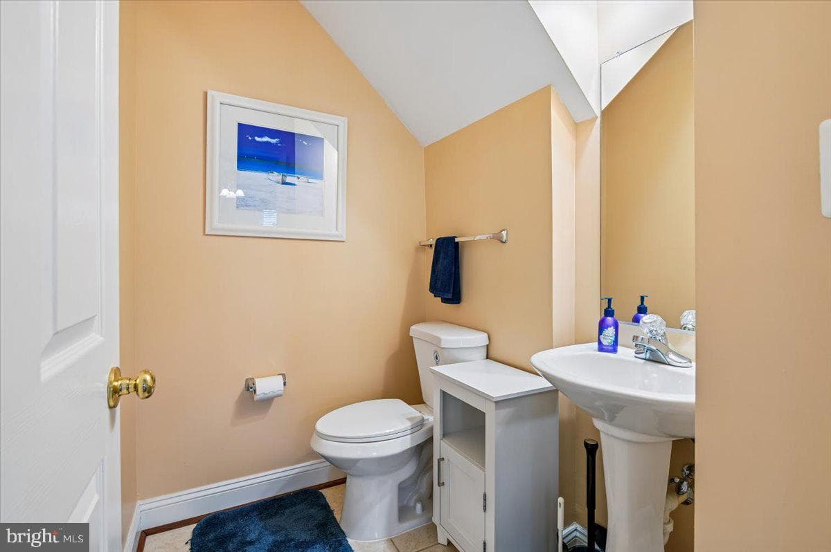 807 Oyster Court photo 24