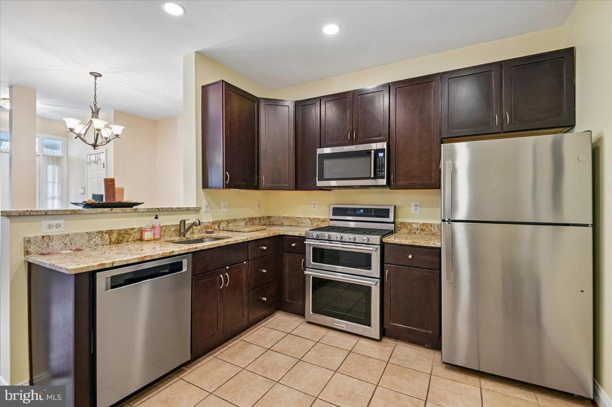 807 Oyster Court photo 3