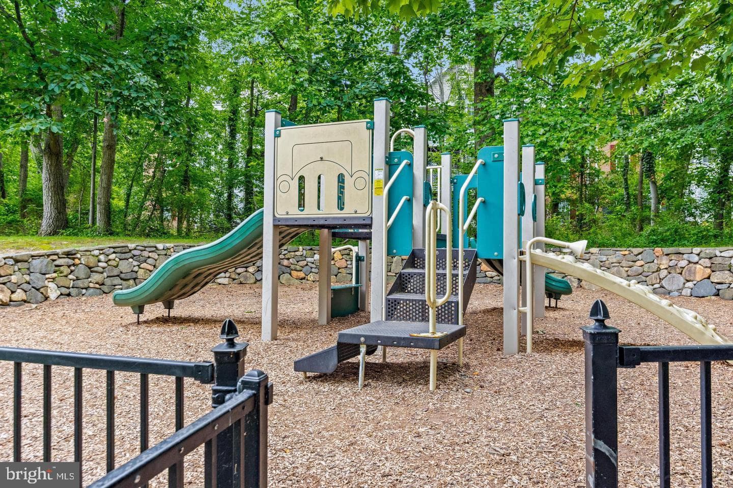 807 Oyster Court photo 32