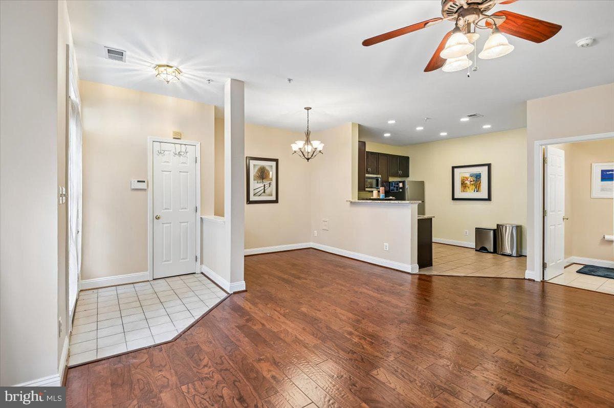 807 Oyster Court photo 4
