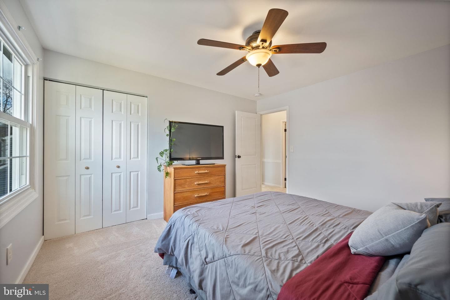 645 Ridgefield Court photo 24