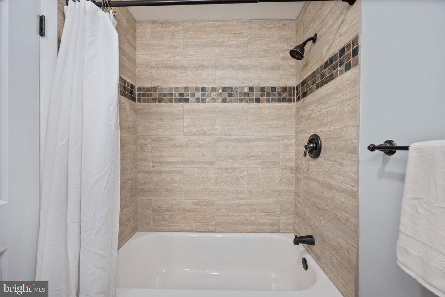 645 Ridgefield Court photo 32