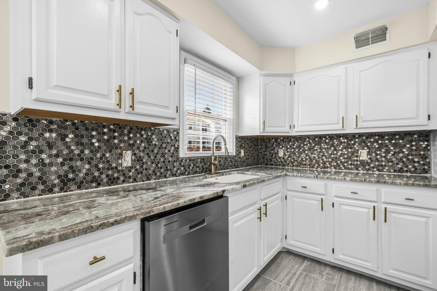 299 Saint Michaels Circle photo 3