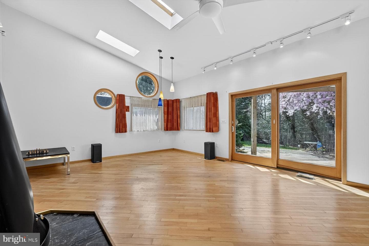561 Arundel Drive photo 17