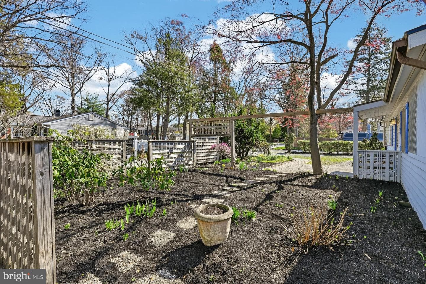 561 Arundel Drive photo 3