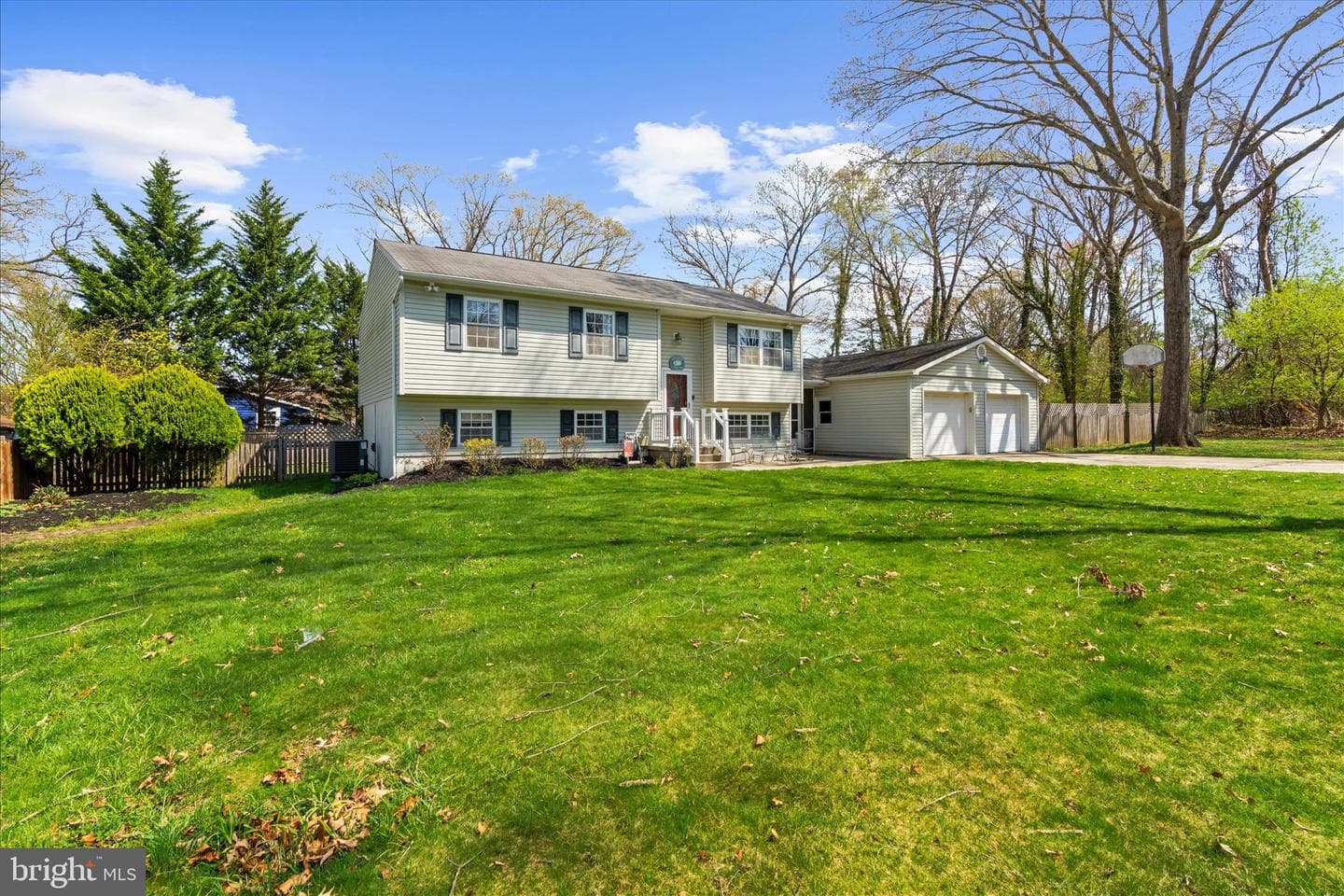 610 Sutton Drive photo 3