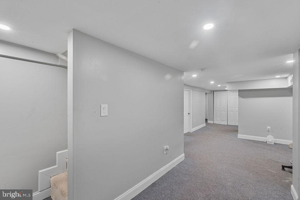 8489 Arbutus Road photo 14