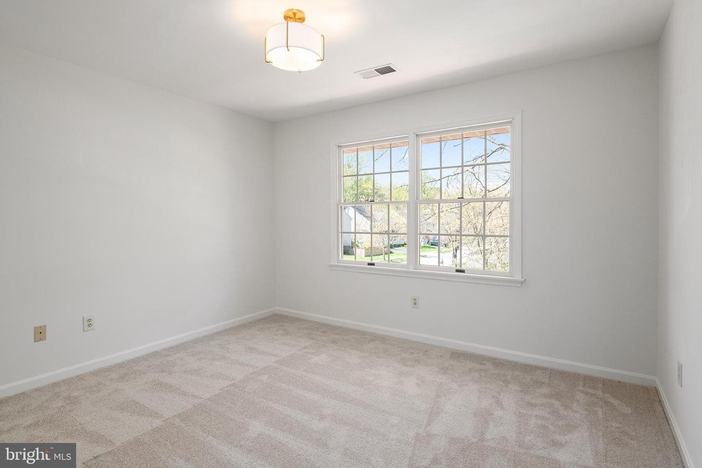 1788 Rochester Street photo 40