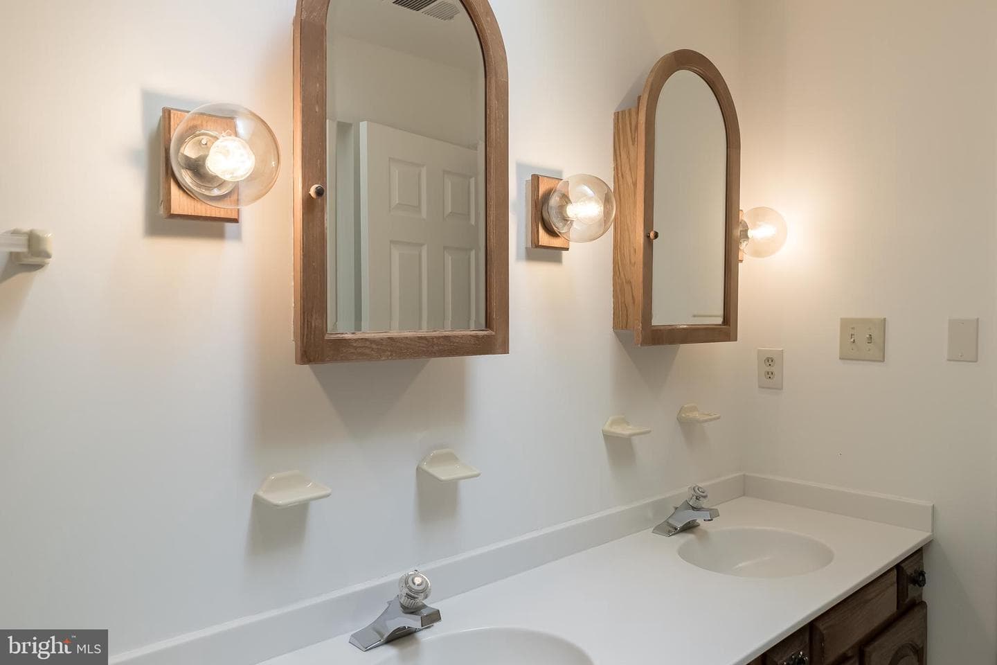 1788 Rochester Street photo 42