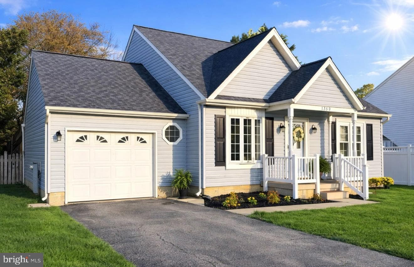 757 Sunnyfield Lane