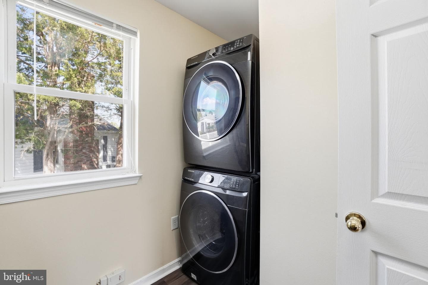 426 Riverside Drive photo 14