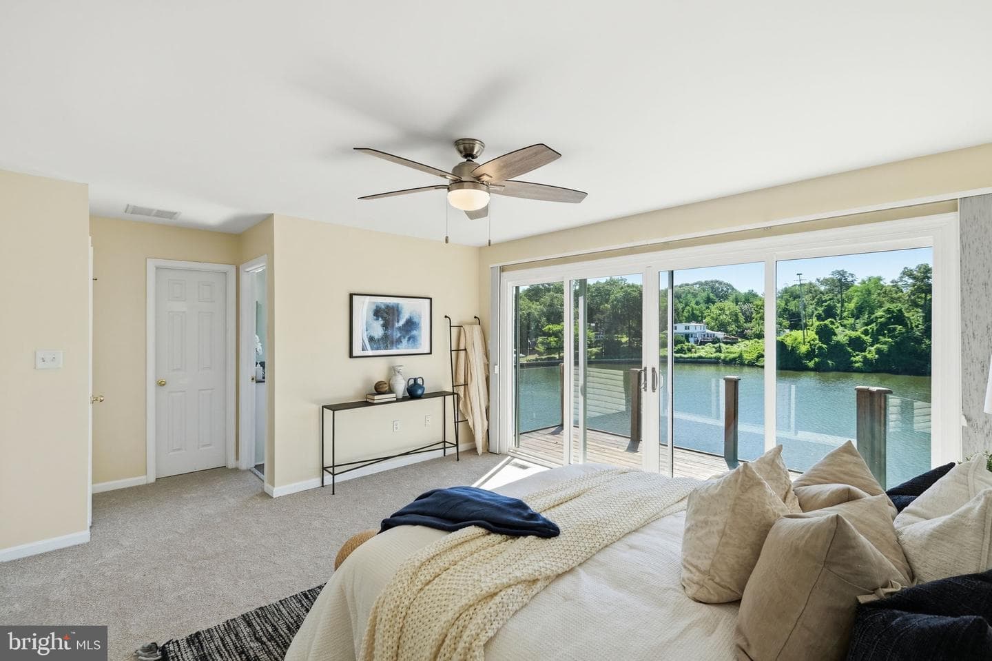 426 Riverside Drive photo 16