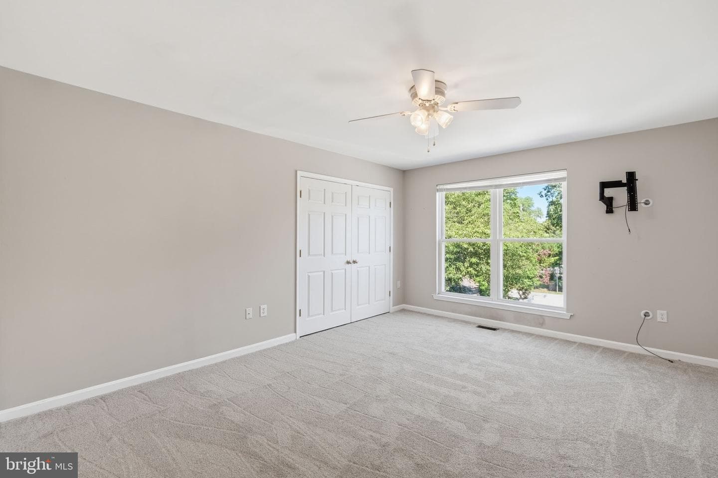 426 Riverside Drive photo 22