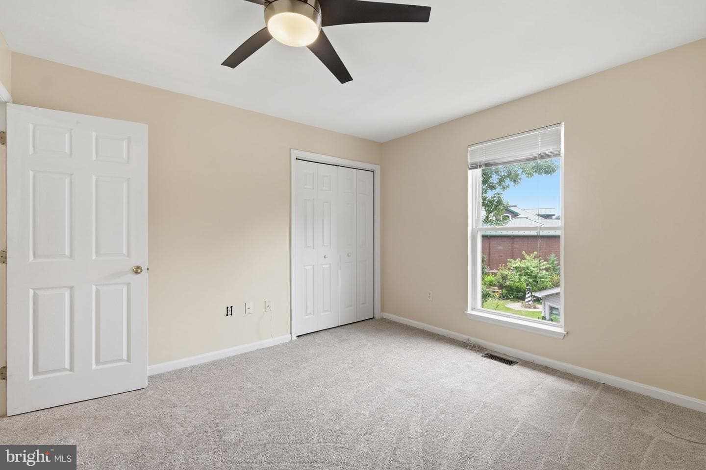 426 Riverside Drive photo 24