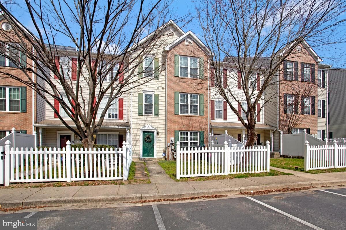 1833 Watch House Circle S photo 2