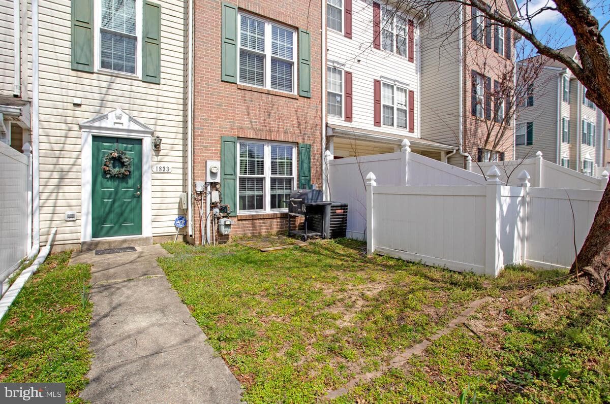 1833 Watch House Circle S photo 3