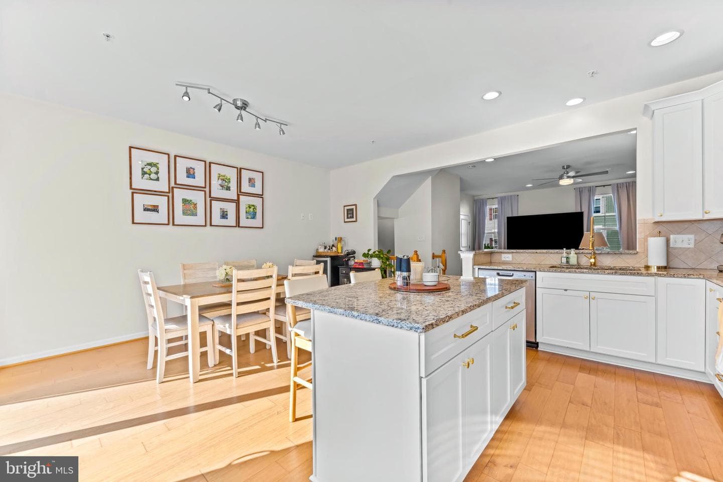 723 Apple Orchard Drive photo 23