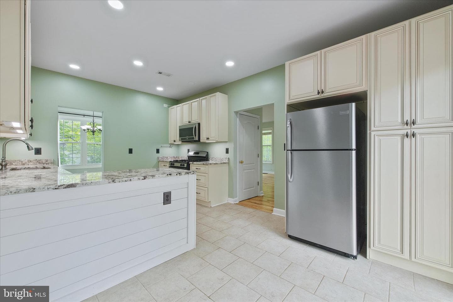 1805 Disney Estates Circle photo 16