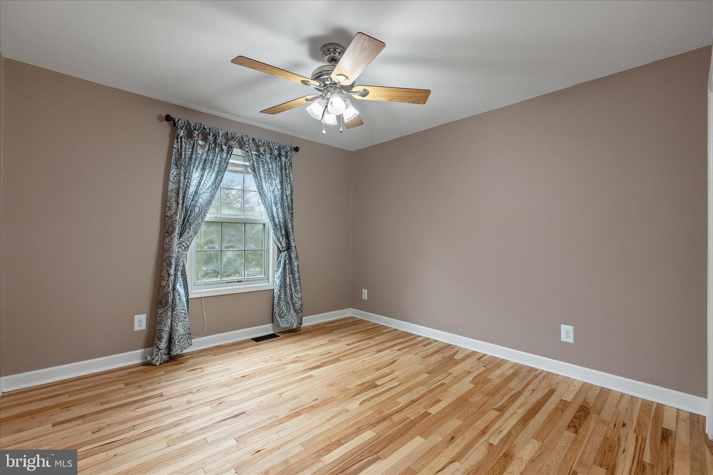 1805 Disney Estates Circle photo 18