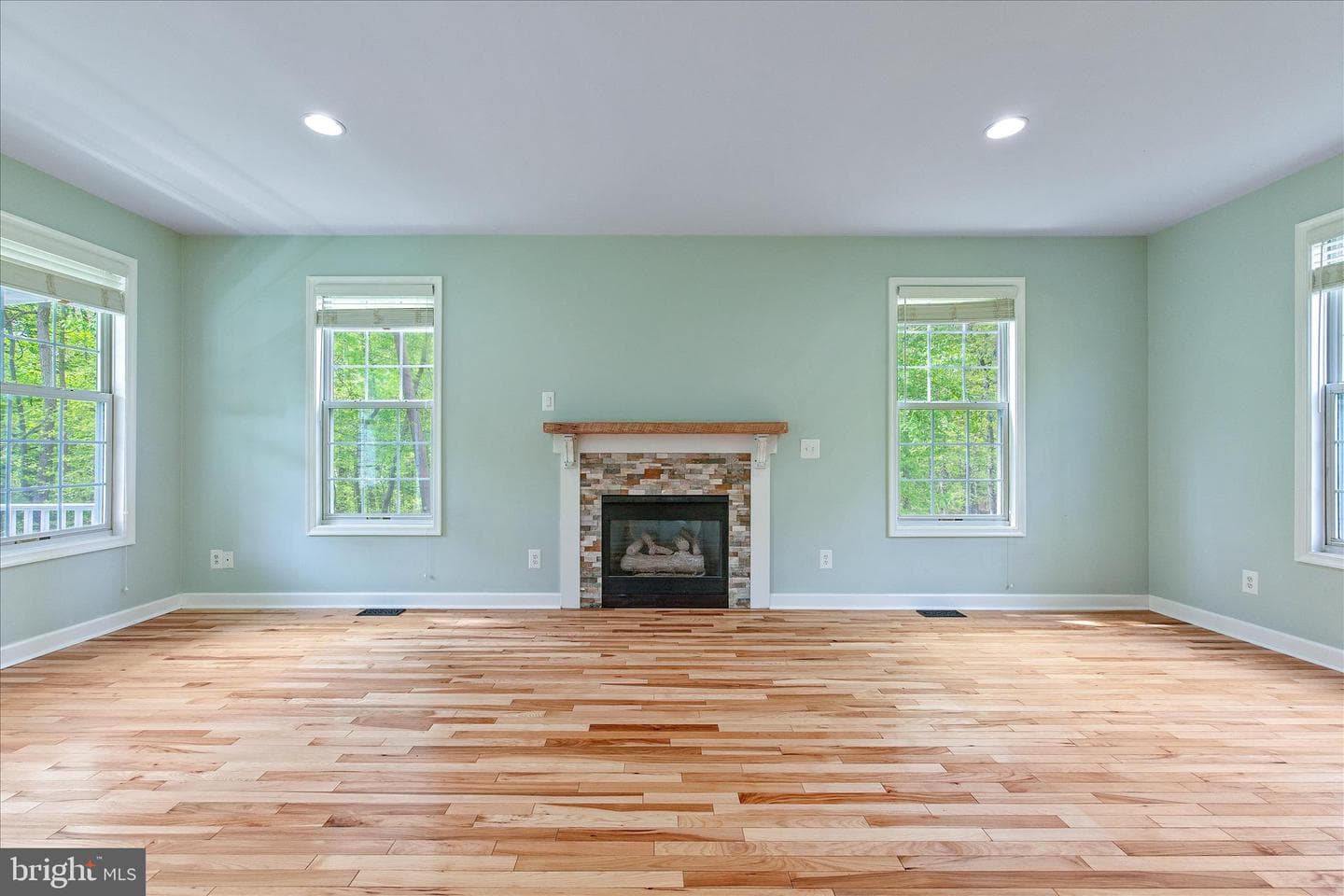 1805 Disney Estates Circle photo 6