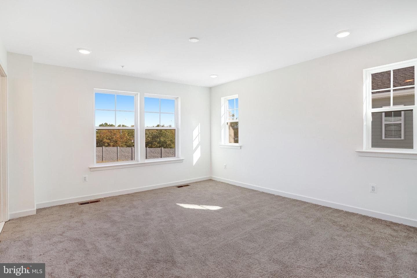 5737 Howard Drive photo 31