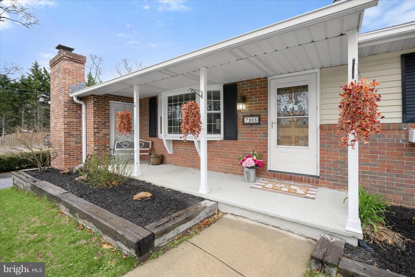 7905 E Riverside Drive photo 3