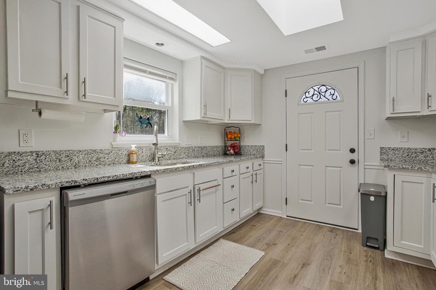 114 River Road photo 11