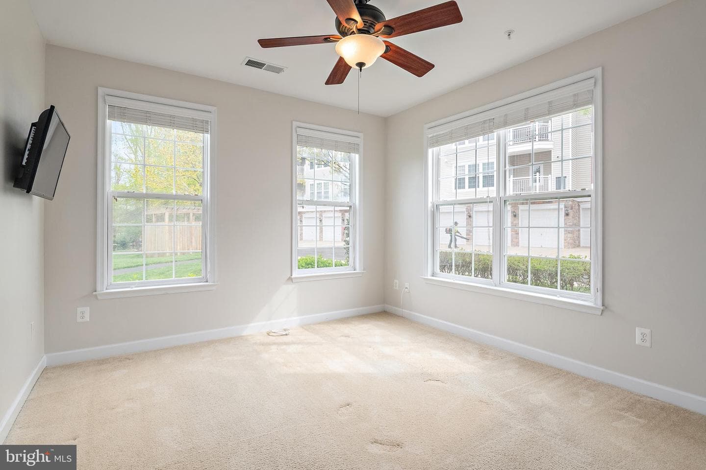 1523 Enyart Way #102 photo 31