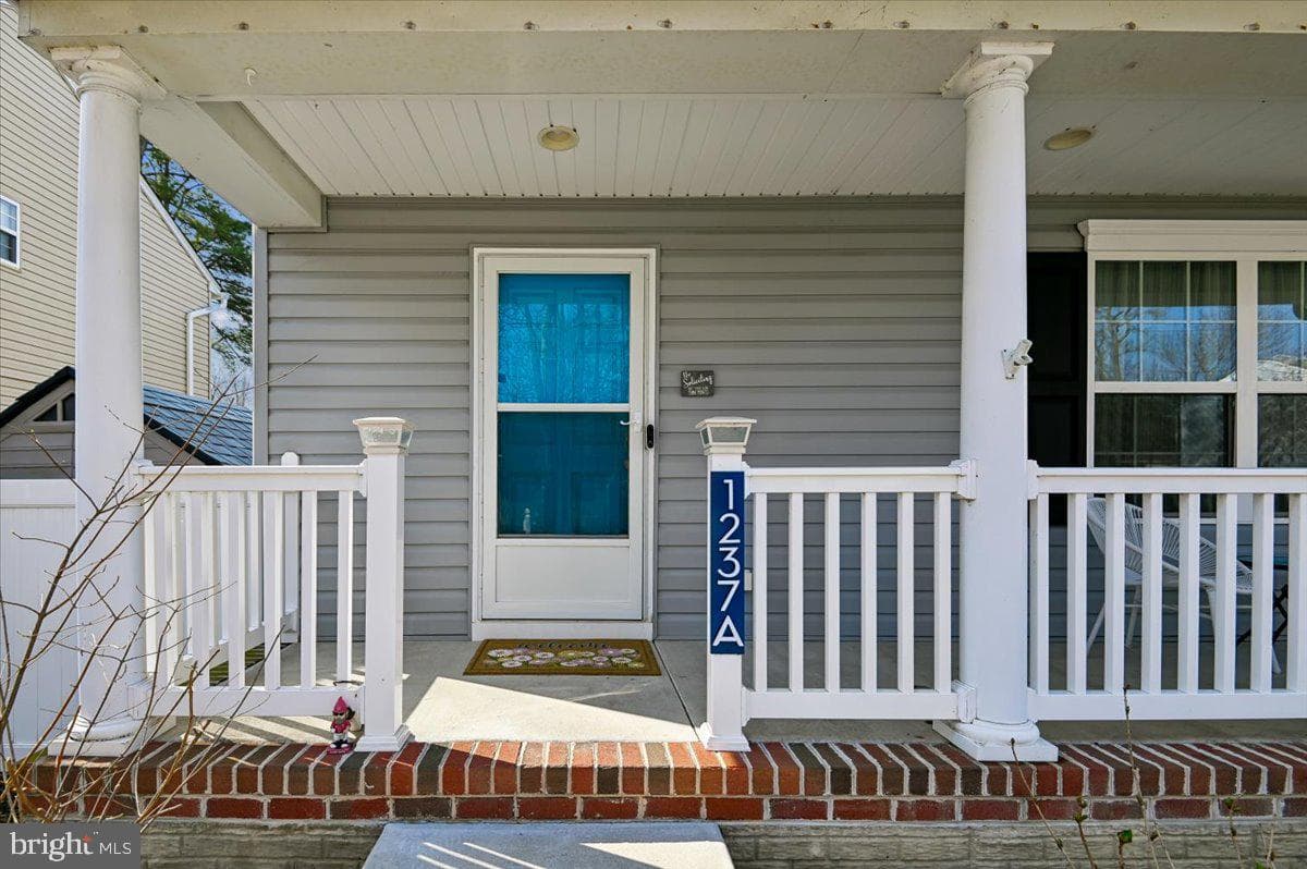 1237a Juniper Street photo 2