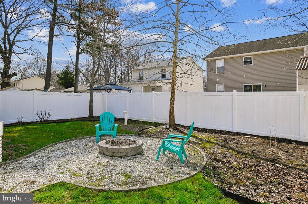 1237a Juniper Street photo 3
