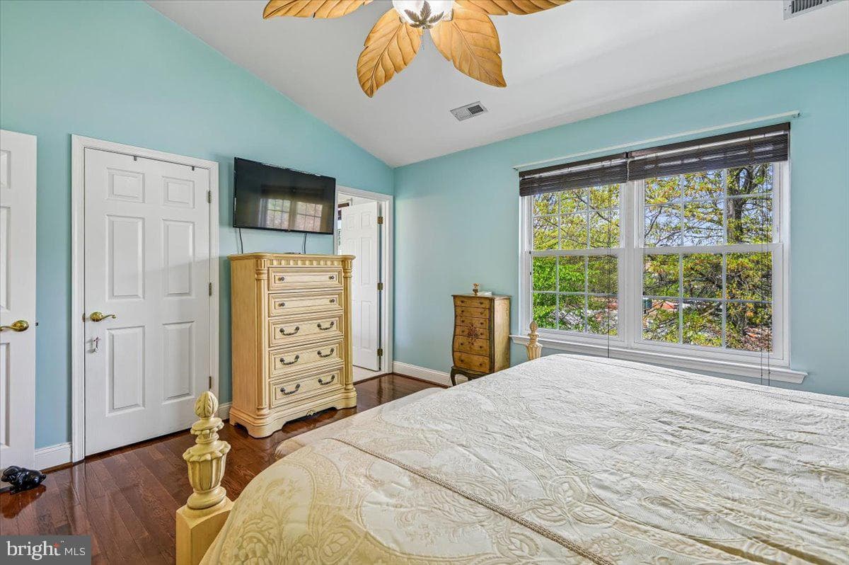 1102 Callisto Court photo 17