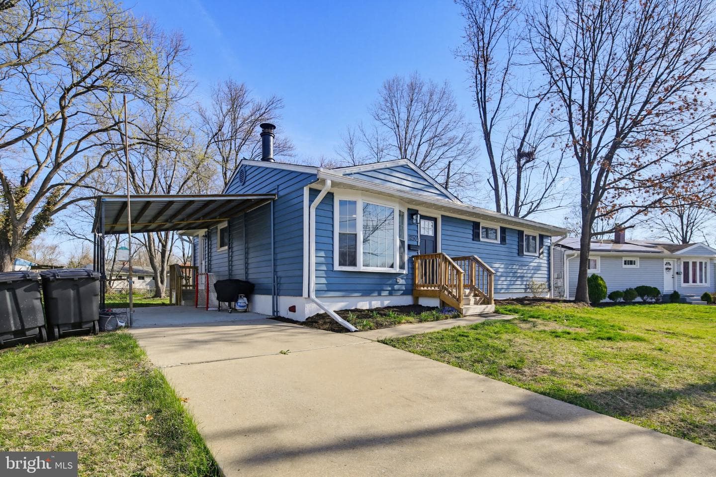 1250 Roundtop Road photo 2