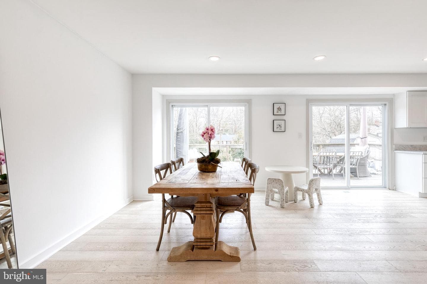 353 S Riverside Drive photo 14