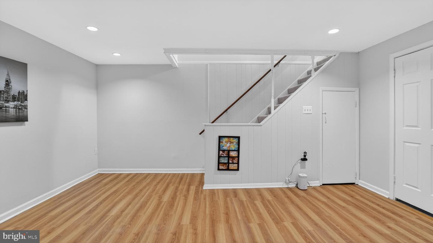 457 Mainview Court photo 29