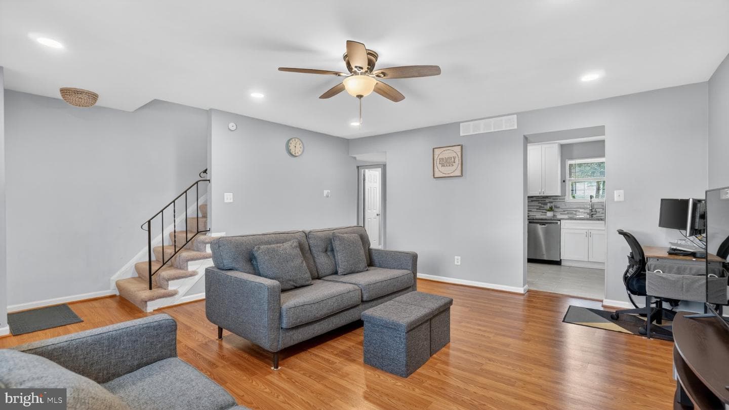 457 Mainview Court photo 9