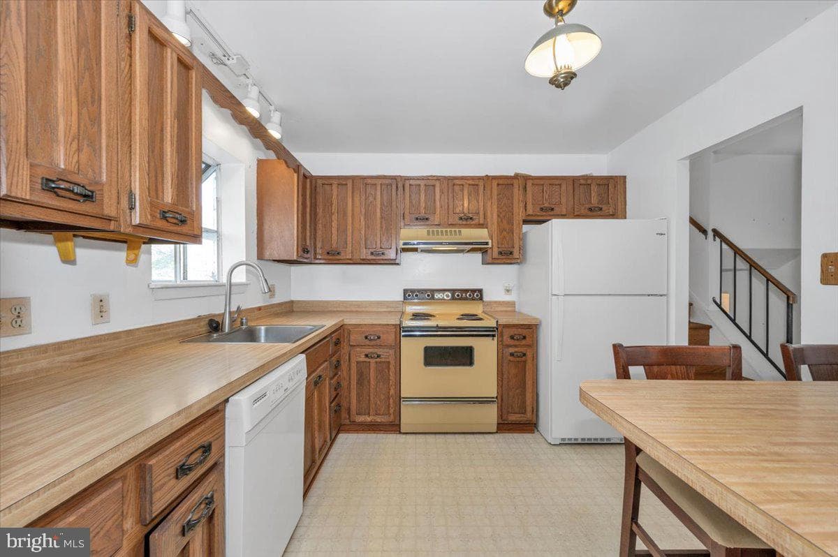 1300 Holliben Road photo 12