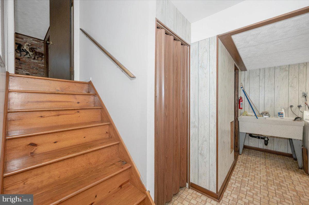 1300 Holliben Road photo 43
