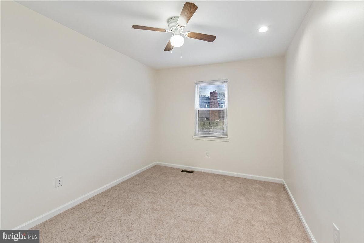 327 Walton Avenue photo 17