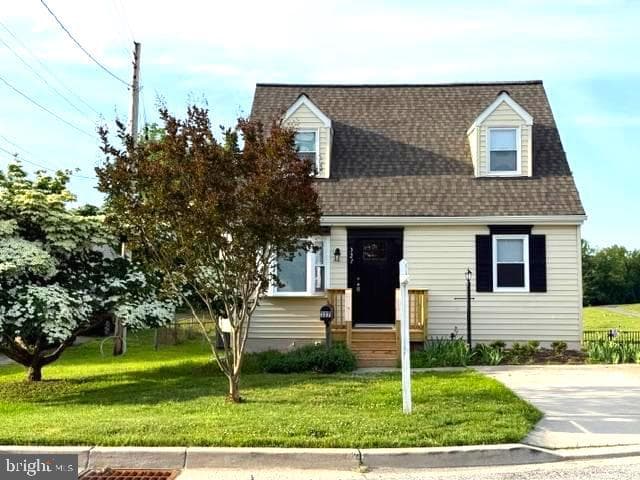 327 Walton Avenue photo 2