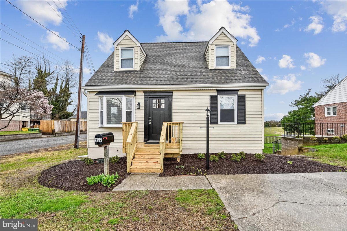 327 Walton Avenue photo 29
