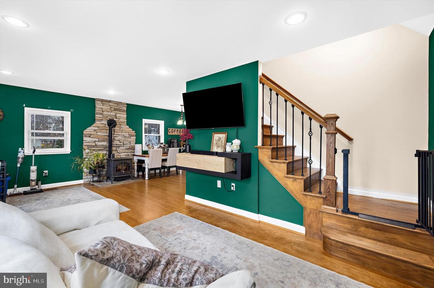 225 Obrecht Road photo 11