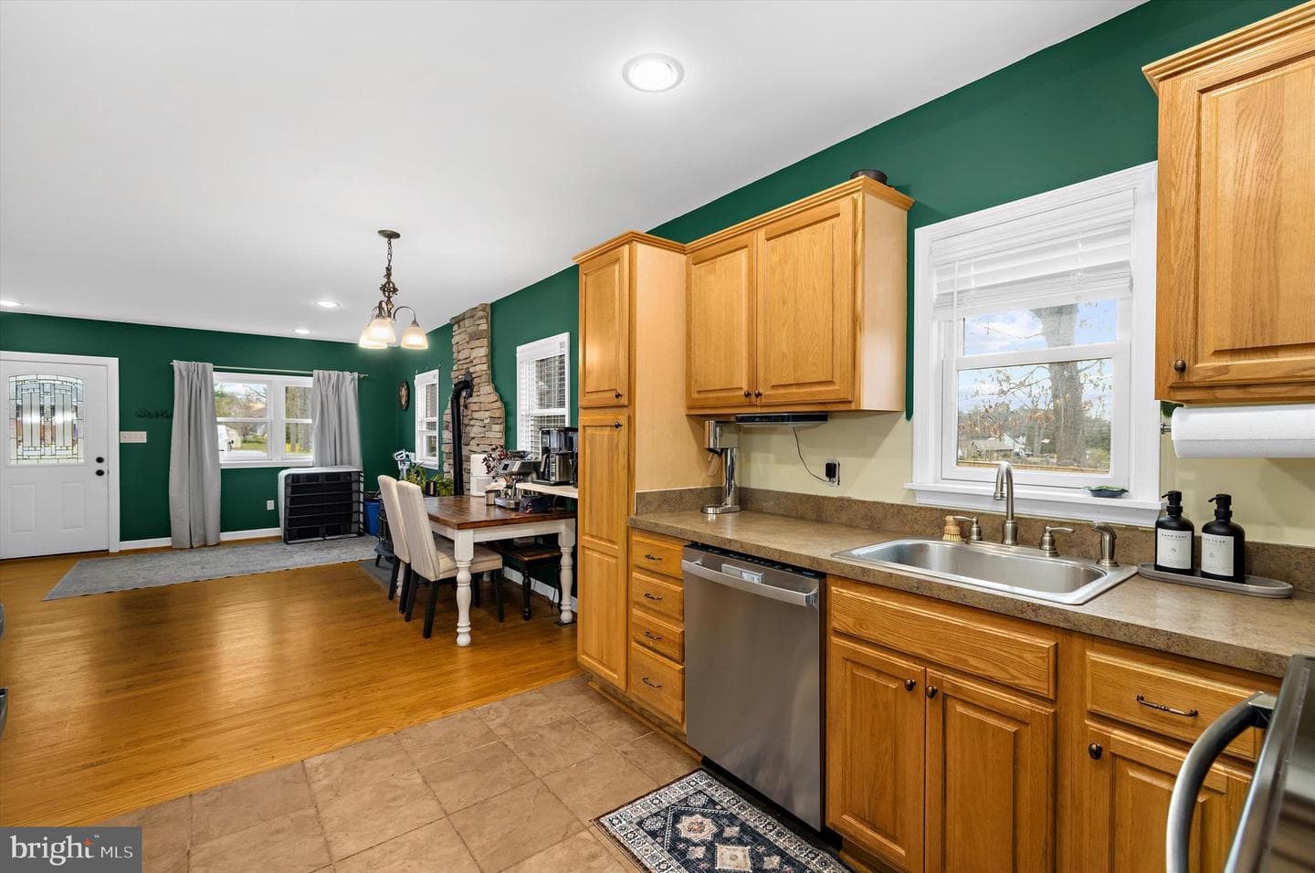 225 Obrecht Road photo 18